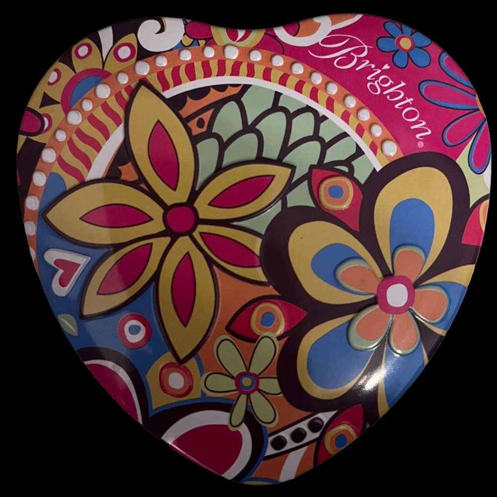 ♥️ BRIGHTON. Heart tin